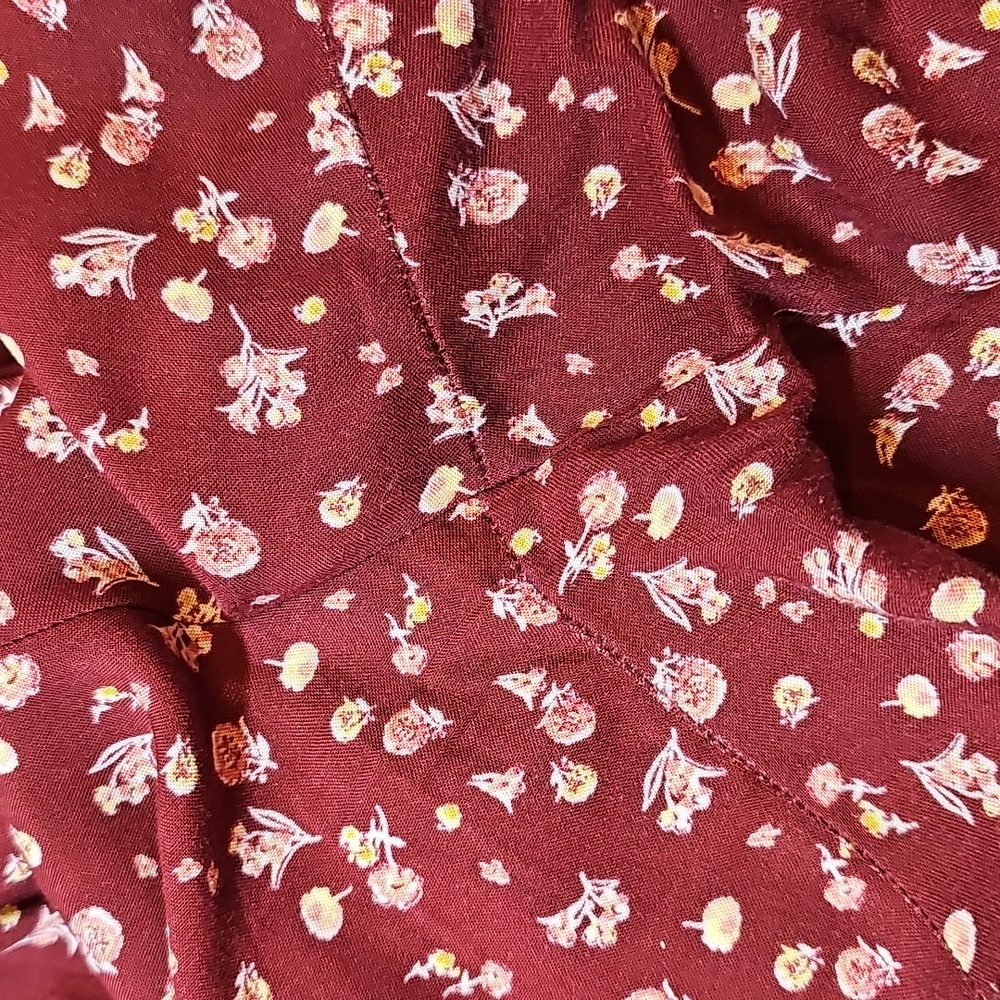 NEW WILD FABLE BURGUNDY FLORAL V NECK SHORT SLEEVE BELTED JUMPSUIT - Picture 12 of 16